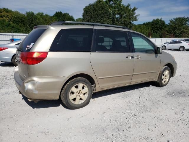 2004 Toyota Sienna XLE