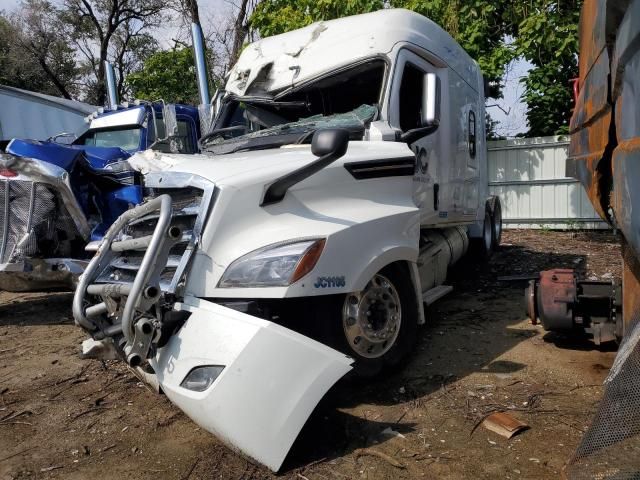 2019 Freightliner Cascadia 126