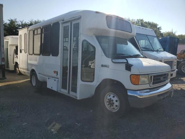 2007 Ford Econoline E450 Super Duty Cutaway Van