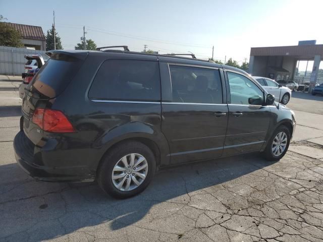 2013 Volkswagen Routan SE