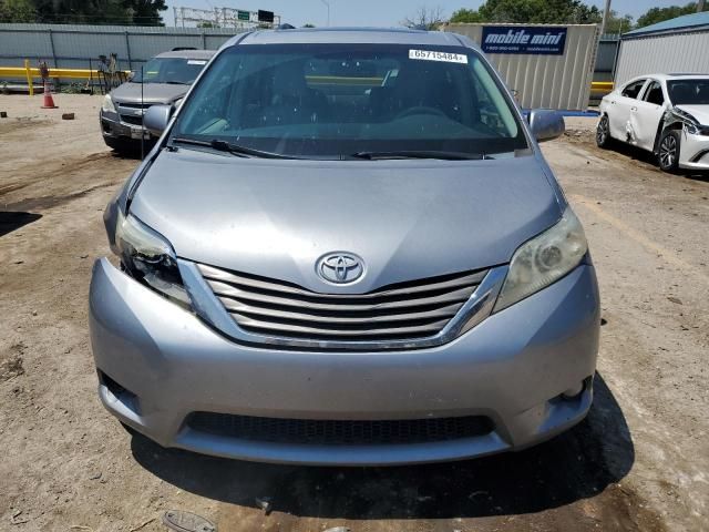 2012 Toyota Sienna XLE