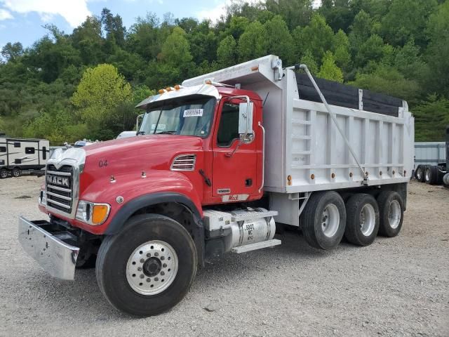 2004 Mack 700 CV700