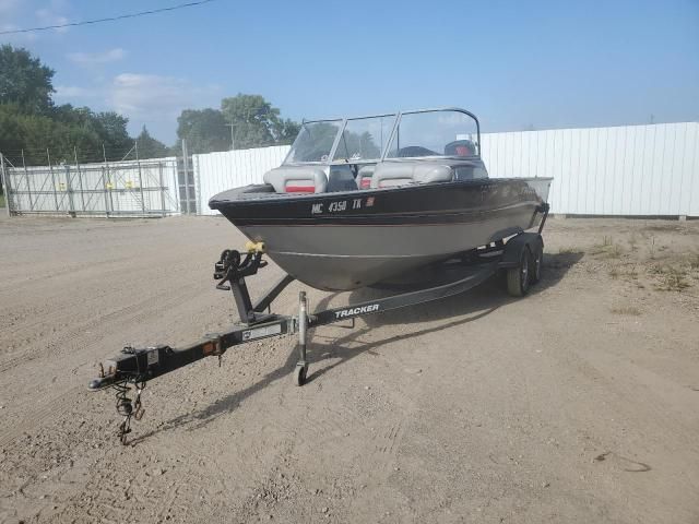 2011 Tracker Boat