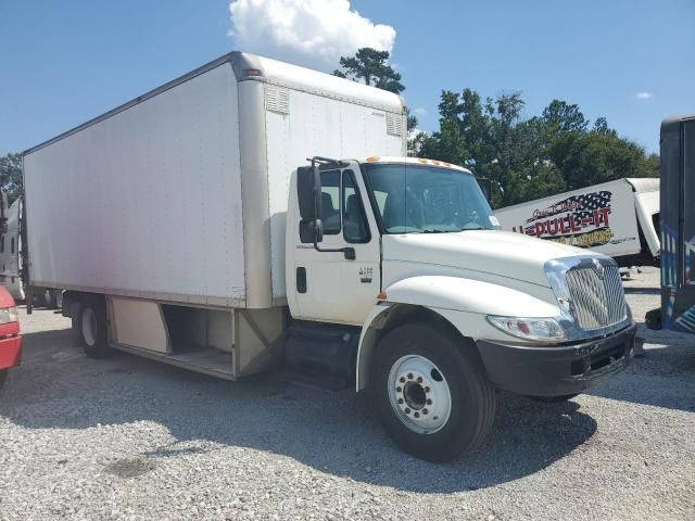 2004 International 4000 4200