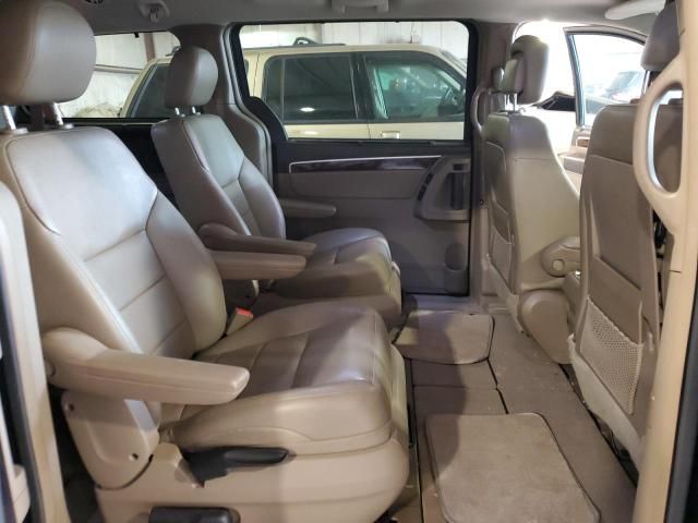 2012 Volkswagen Routan SEL Premium