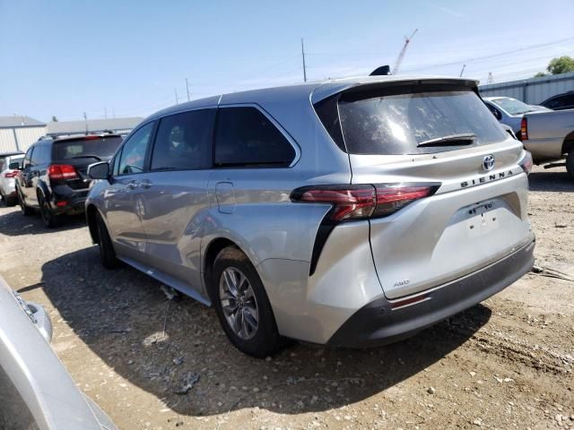 2022 Toyota Sienna XLE