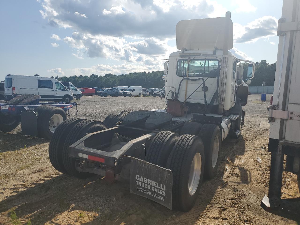 2017 Mack 600 CXU600