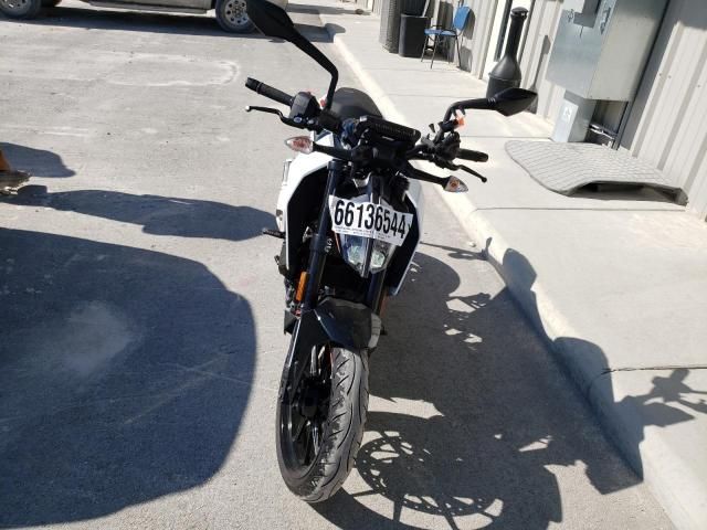 2022 KTM 390 Duke