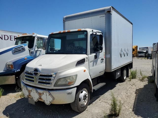 2008 Hino Hino 185