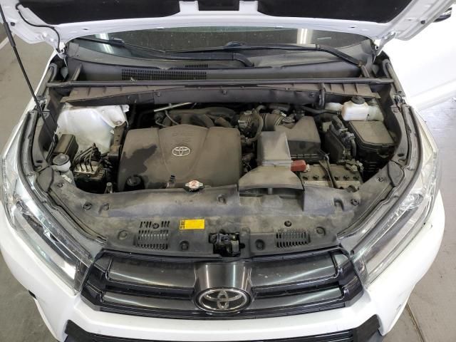 2018 Toyota Highlander SE