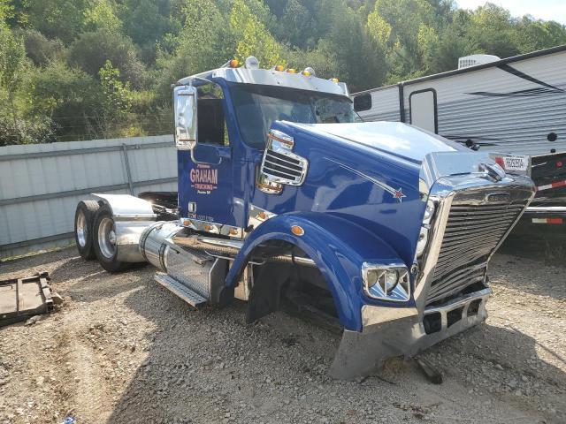 2020 Freightliner 122SD