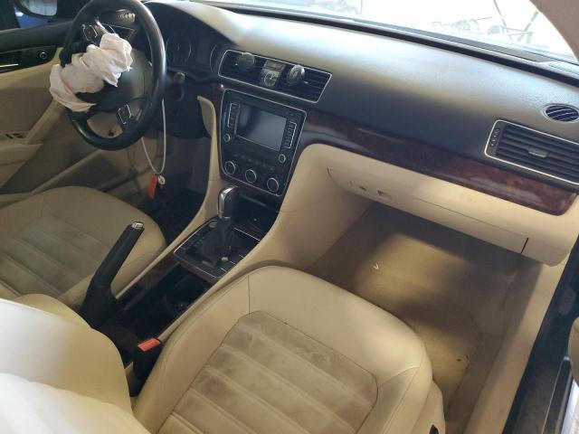 2012 Volkswagen Passat SEL
