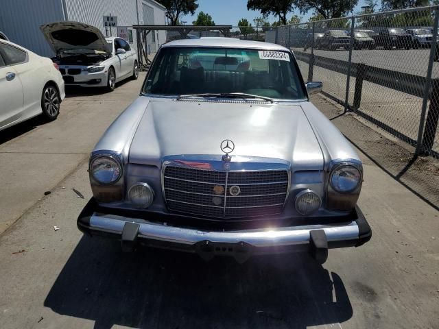 1975 Mercedes-Benz 300 D