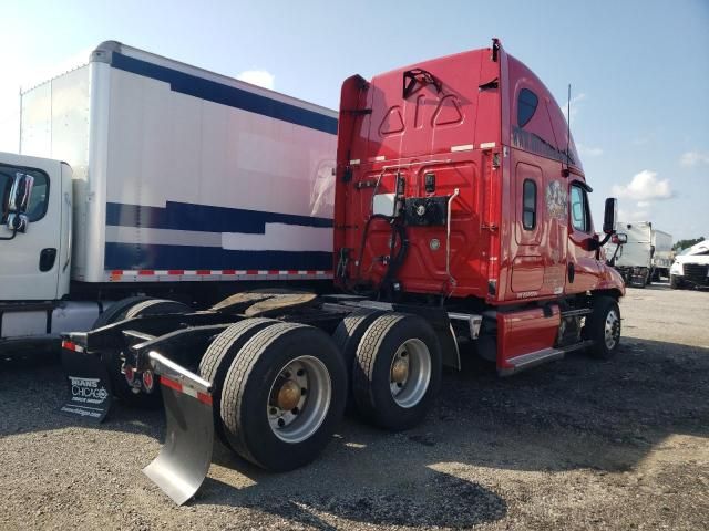 2011 Freightliner Cascadia 125