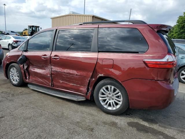 2016 Toyota Sienna XLE