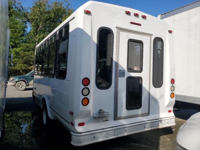 2007 Ford Econoline E450 Super Duty Cutaway Van