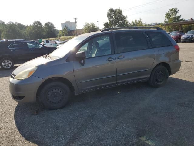 2004 Toyota Sienna CE