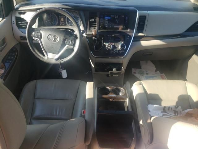 2017 Toyota Sienna XLE