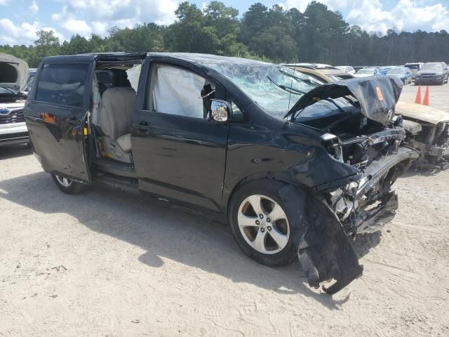 2014 Toyota Sienna LE