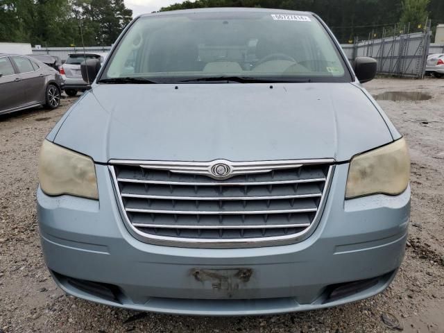 2010 Chrysler Town & Country LX