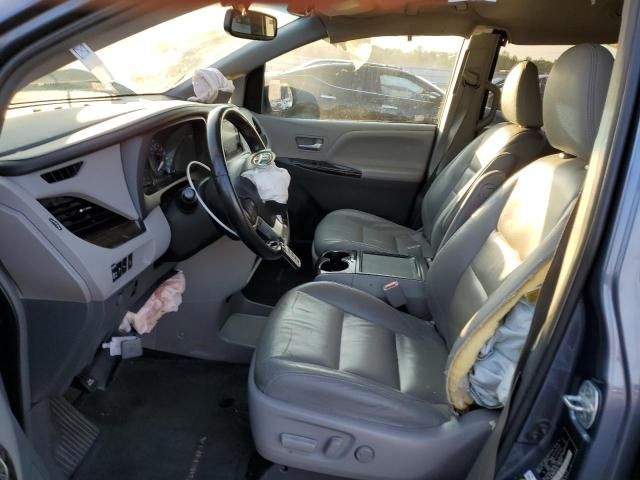 2016 Toyota Sienna XLE