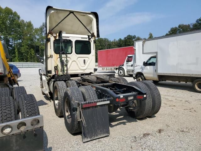 2020 Freightliner Cascadia 126