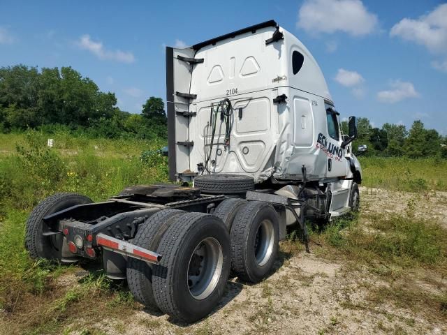 2021 Freightliner Cascadia 126