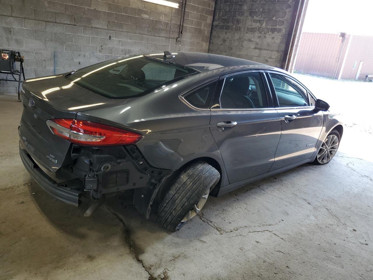 2019 Ford Fusion se