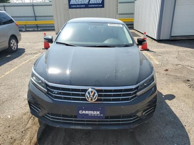 2017 Volkswagen Passat R-Line