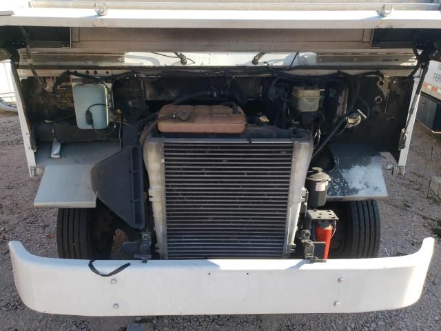 2004 Freightliner Chassis M Line WALK-IN Van