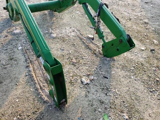 2020 John Deere Lift