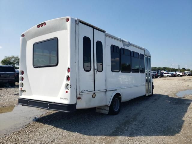 2013 Ford Econoline E450 Super Duty Cutaway Van