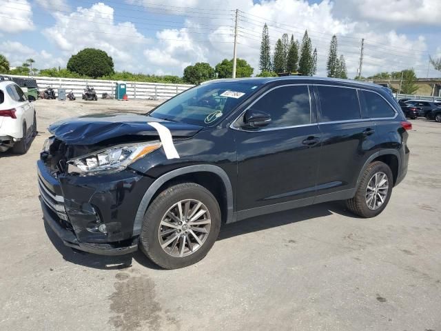 2019 Toyota Highlander SE