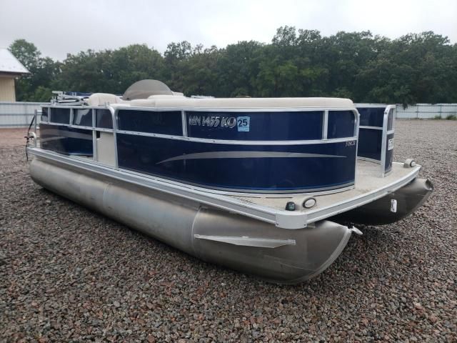 2010 Southwind Pontoon