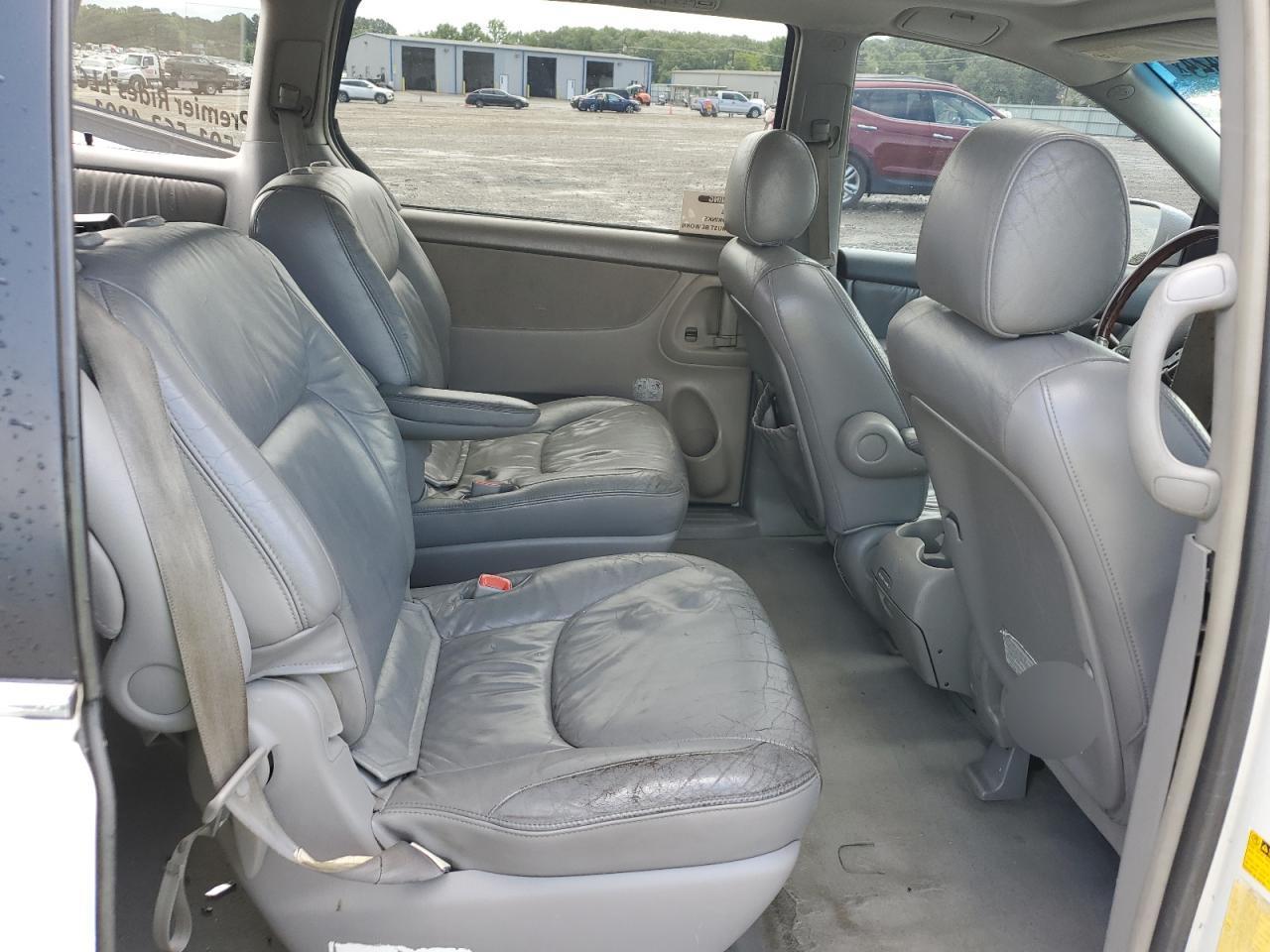 2004 Toyota Sienna xle