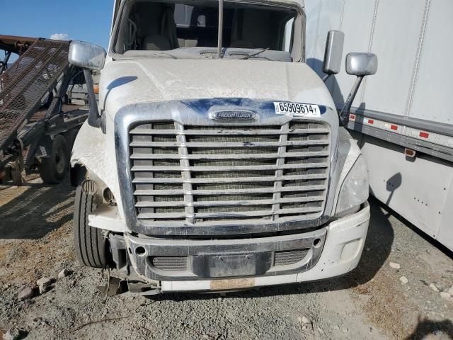 2018 Freightliner Cascadia 125