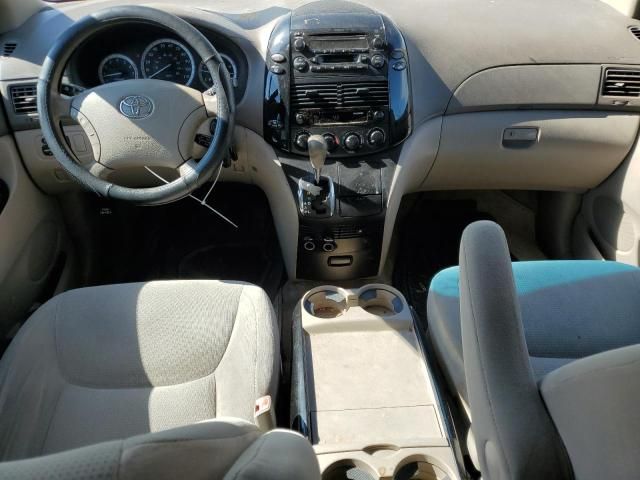 2005 Toyota Sienna CE