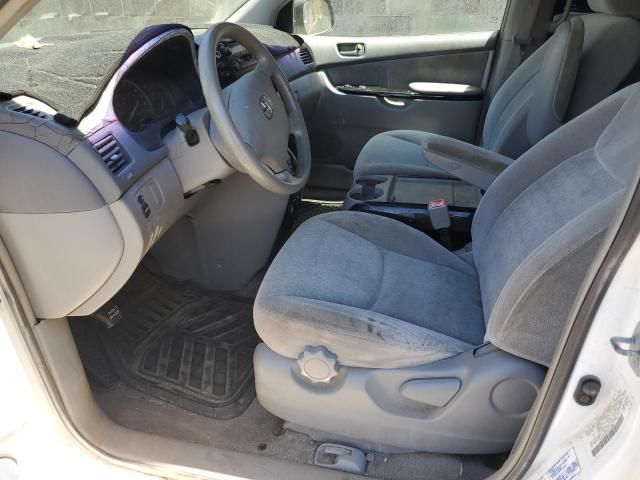 2004 Toyota Sienna CE