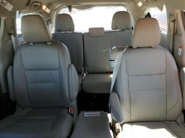 2015 Toyota Sienna xle
