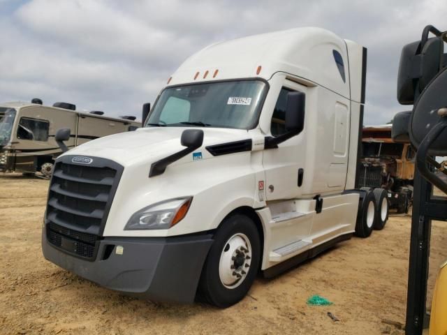 2020 Freightliner Cascadia 126