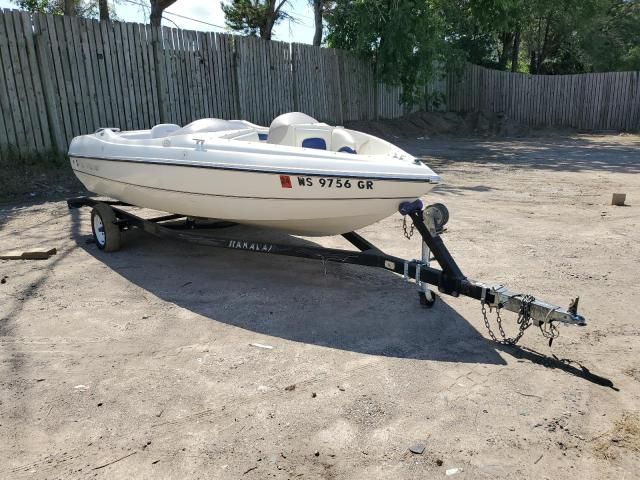 2004 Stingray Boat