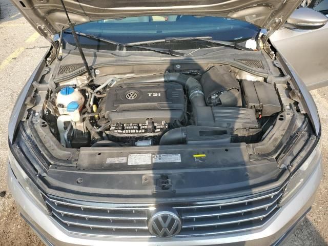 2016 Volkswagen Passat SEL