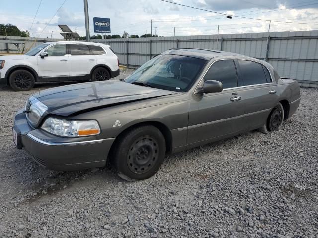 2003 Lincoln Town Car Signature
