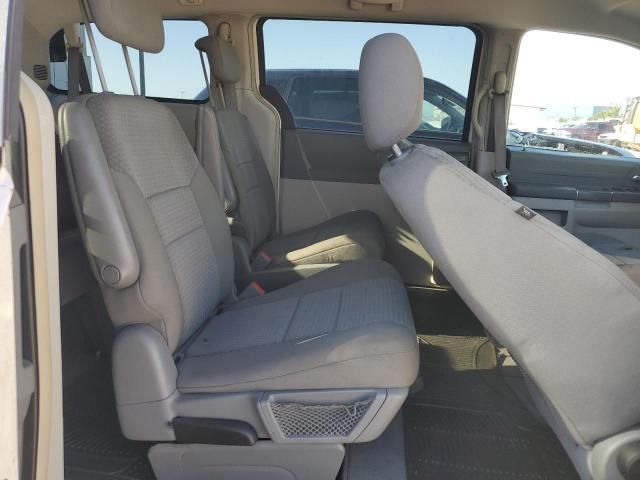 2009 Chrysler Town & Country LX