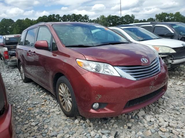 2017 Toyota Sienna XLE