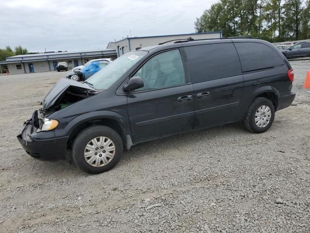 2005 Chrysler Town & Country LX