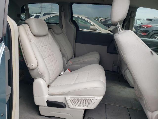 2009 Chrysler Town & Country LX