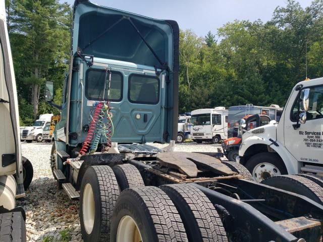 2021 Freightliner Cascadia 126