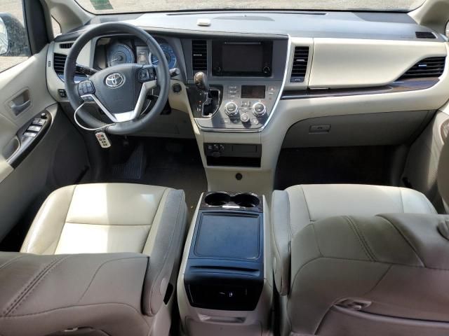 2017 Toyota Sienna XLE