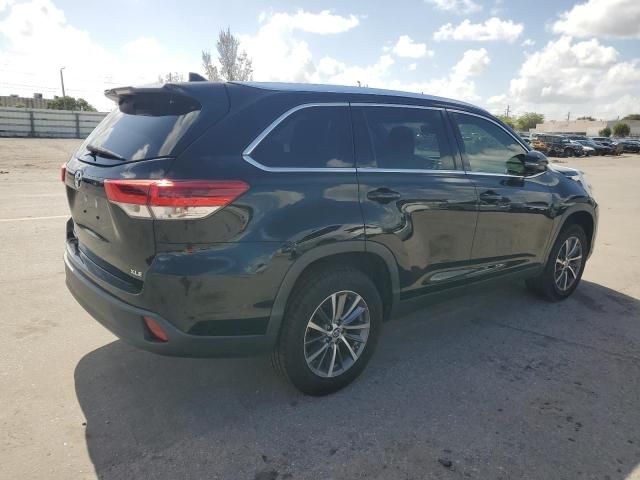 2019 Toyota Highlander SE